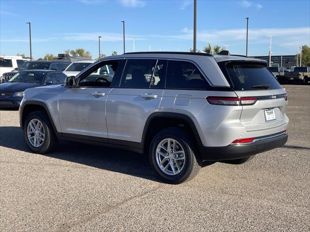 2025 Jeep Grand Cherokee GRAND CHEROKEE LAREDO X 4X4
