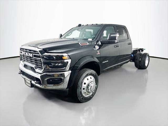 2026 RAM 5500 Chassis RAM 5500 BIG HORN CHASSIS CREW CAB 4X4 60 CA