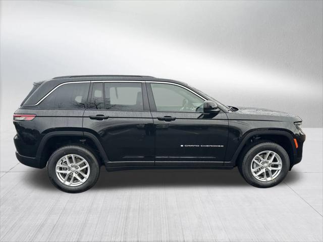 2025 Jeep Grand Cherokee Laredo 4x2