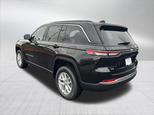 2025 Jeep Grand Cherokee Laredo 4x2