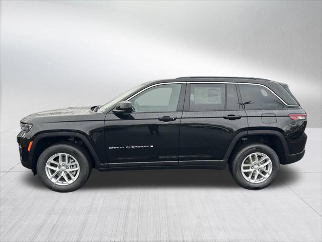 2025 Jeep Grand Cherokee Laredo 4x2