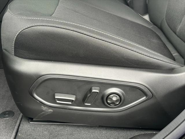 2025 Jeep Grand Cherokee Laredo 4x2