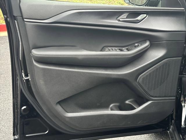 2025 Jeep Grand Cherokee Laredo 4x2