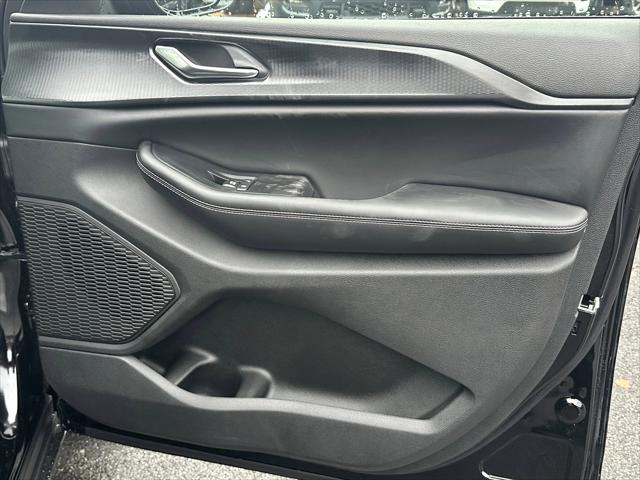 2025 Jeep Grand Cherokee Laredo 4x2