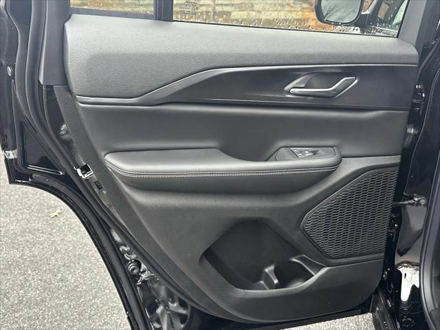 2025 Jeep Grand Cherokee Laredo 4x2