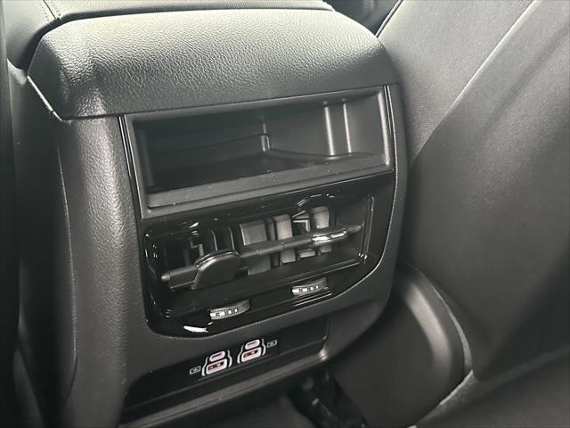 2025 Jeep Grand Cherokee Laredo 4x2