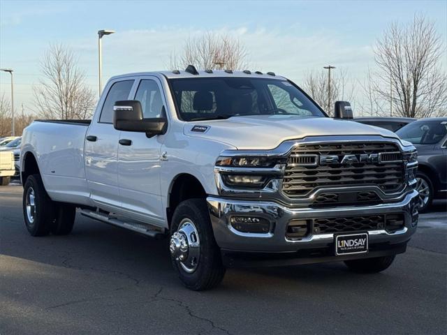 2026 RAM Ram 3500 RAM 3500 TRADESMAN CREW CAB 4X4 8 BOX