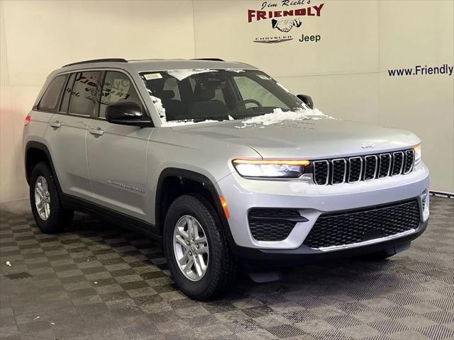 2025 Jeep Grand Cherokee GRAND CHEROKEE LAREDO 4X4