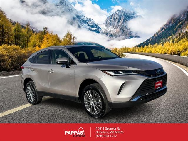 2022 Toyota Venza XLE's photo