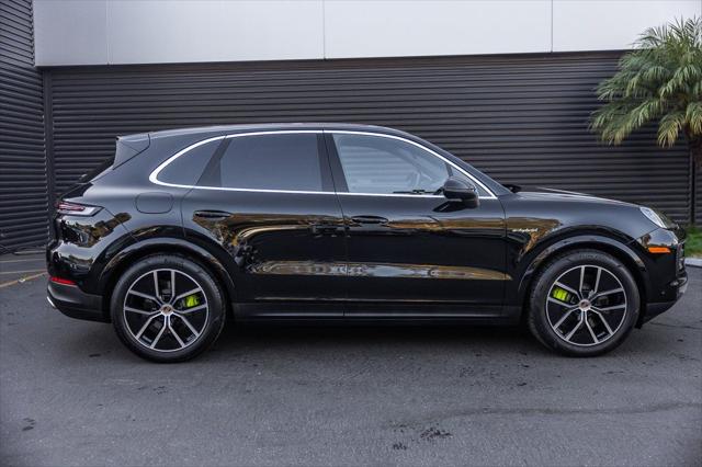 2025 Porsche Cayenne E-Hybrid Unknown