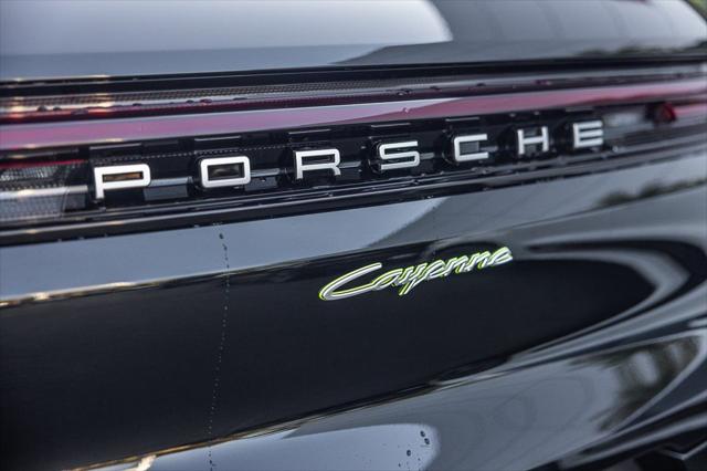 2025 Porsche Cayenne E-Hybrid Unknown