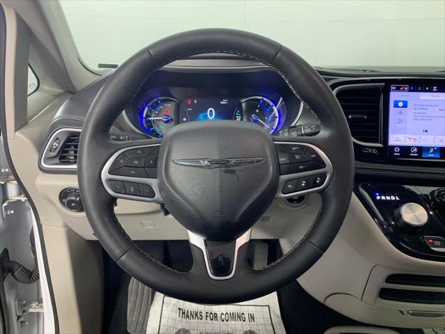 2024 Chrysler Pacifica Hybrid Select