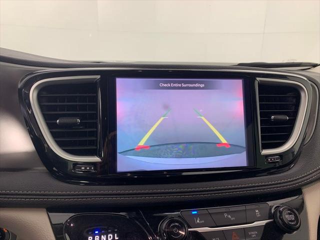 2024 Chrysler Pacifica Hybrid Select