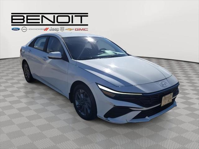 2024 Hyundai Elantra SEL 2024 Hyundai Elantra SEL