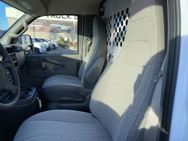 2025 GMC Savana Cargo RWD 2500 Extended Wheelbase Work Van