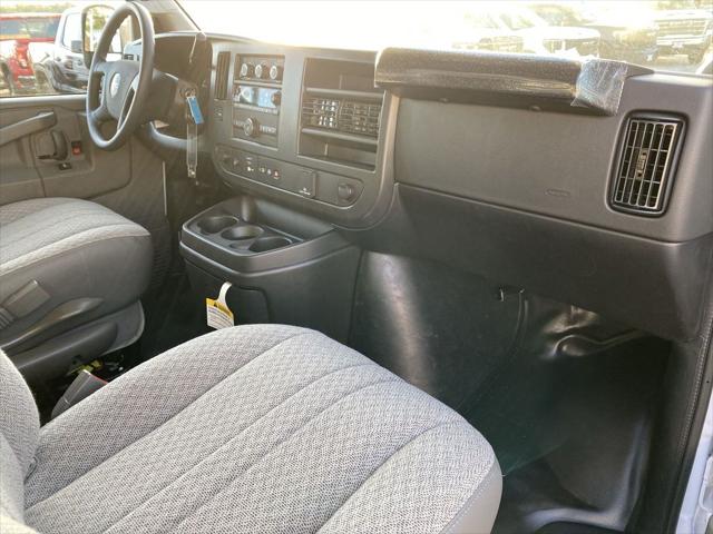 2025 GMC Savana Cargo RWD 2500 Extended Wheelbase Work Van