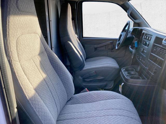 2025 GMC Savana Cargo RWD 2500 Extended Wheelbase Work Van
