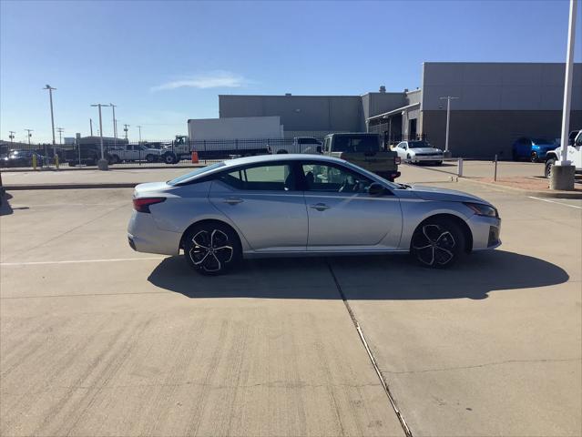 2023 Nissan Altima SR FWD 2023 Nissan Altima SR FWD