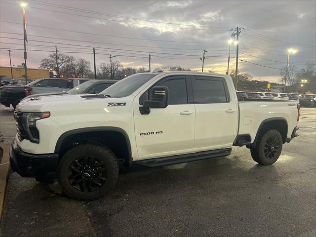 2025 Chevrolet Silverado 2500HD 4WD Crew Cab Standard Bed LTZ