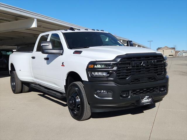 2026 RAM Ram 3500 RAM 3500 TRADESMAN CREW CAB 4X4 8 BOX