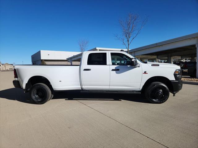 2026 RAM Ram 3500 RAM 3500 TRADESMAN CREW CAB 4X4 8 BOX