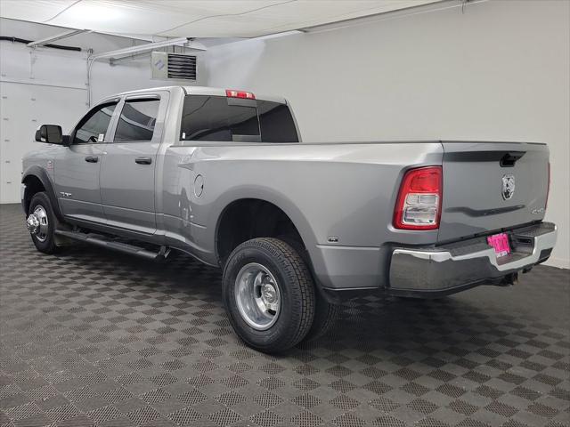2022 RAM 3500 Tradesman Crew Cab 4x4 8 Box