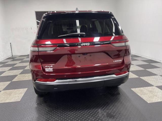 2022 Jeep Grand Cherokee Laredo 4x4