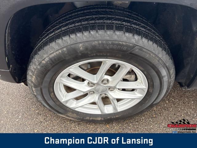 2023 Jeep Grand Cherokee L Laredo 4x4