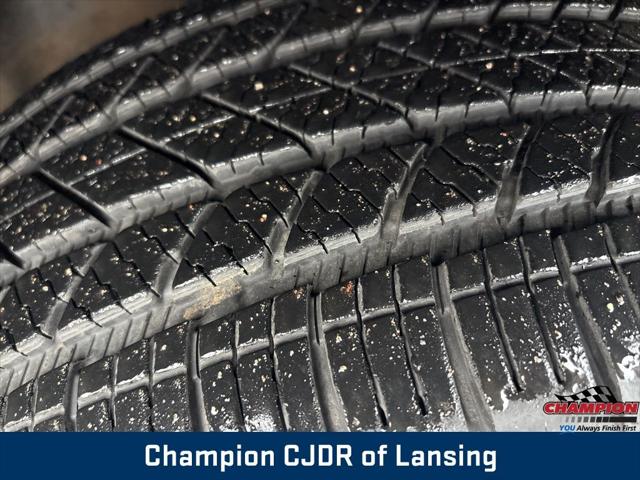 2023 Jeep Grand Cherokee L Laredo 4x4