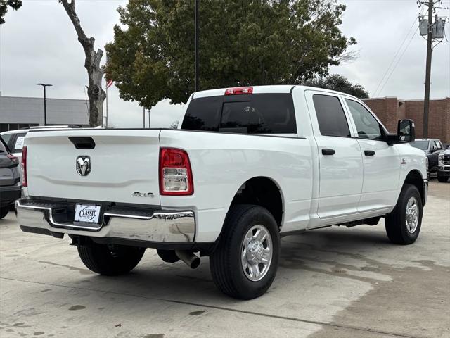 2024 RAM 3500 Tradesman Crew Cab 4x4 64 Box