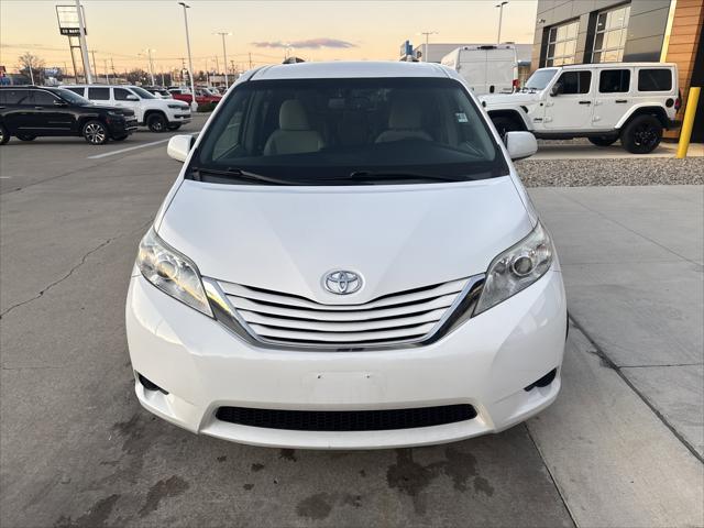 2016 Toyota Sienna LE 8 Passenger