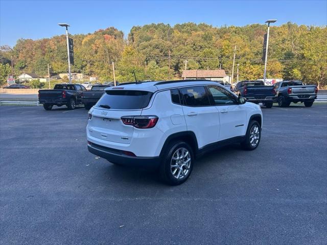 2022 Jeep Compass Latitude Lux 4x4 2022 Jeep Compass Latitude Lux 4x4