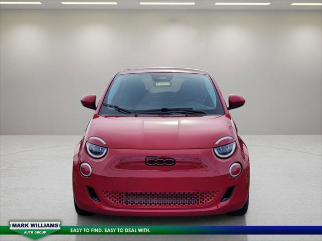 2024 Fiat 500e INSPI(RED) FWD 2024 Fiat 500e INSPI(RED) FWD