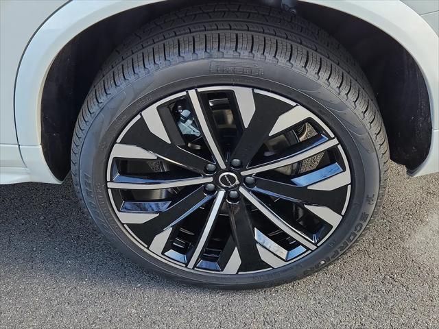 2026 Volvo XC90 Ultra Dark Theme, B6 AWD Gas (mild hybrid), Gasoline, 6 Seats
