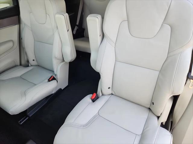 2026 Volvo XC90 Ultra Dark Theme, B6 AWD Gas (mild hybrid), Gasoline, 6 Seats