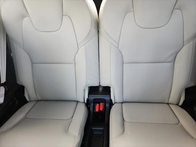 2026 Volvo XC90 Ultra Dark Theme, B6 AWD Gas (mild hybrid), Gasoline, 6 Seats