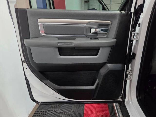 2018 Ram 3500 SLT Crew Cab 4x4 8' Box