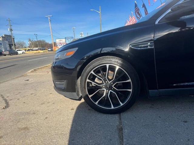2018 Ford Taurus SEL
