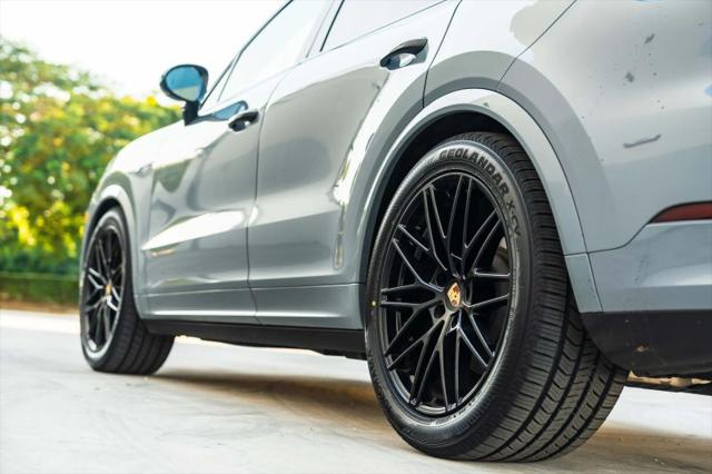 2024 Porsche Cayenne S