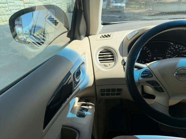 2015 Nissan Pathfinder SV
