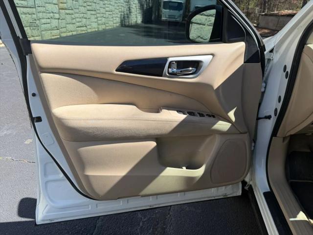 2015 Nissan Pathfinder SV