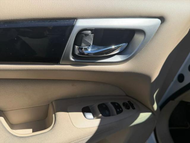 2015 Nissan Pathfinder SV