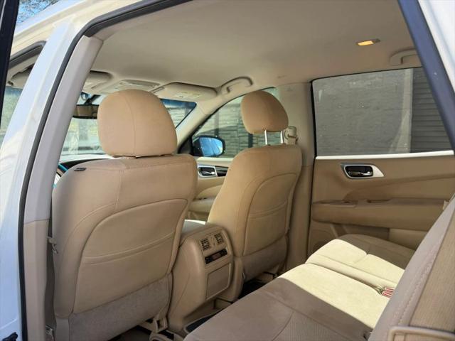 2015 Nissan Pathfinder SV