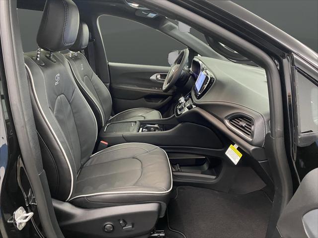 2026 Chrysler Pacifica Limited AWD