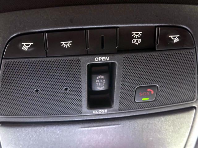 2022 Nissan Maxima SR Xtronic CVT [33]