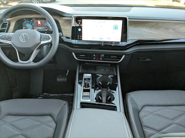 2026 Volkswagen Atlas SE with Technology