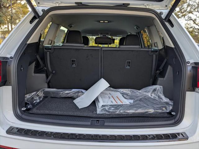 2026 Volkswagen Atlas SE with Technology