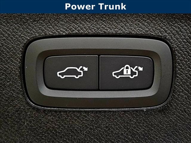 2026 Volvo XC90 Plus, B5 AWD Gas (mild hybrid), Gasoline, Bright, 7 Seats