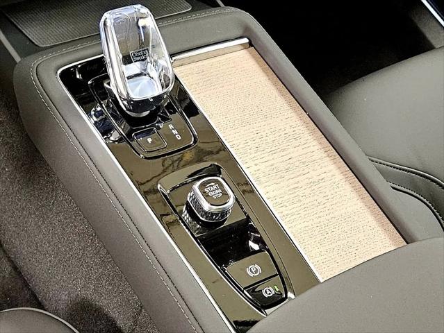 2026 Volvo XC90 Plus, B5 AWD Gas (mild hybrid), Gasoline, Bright, 7 Seats