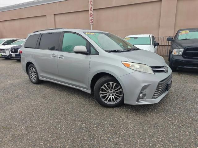 2019 Toyota Sienna XLE 8 Passenger